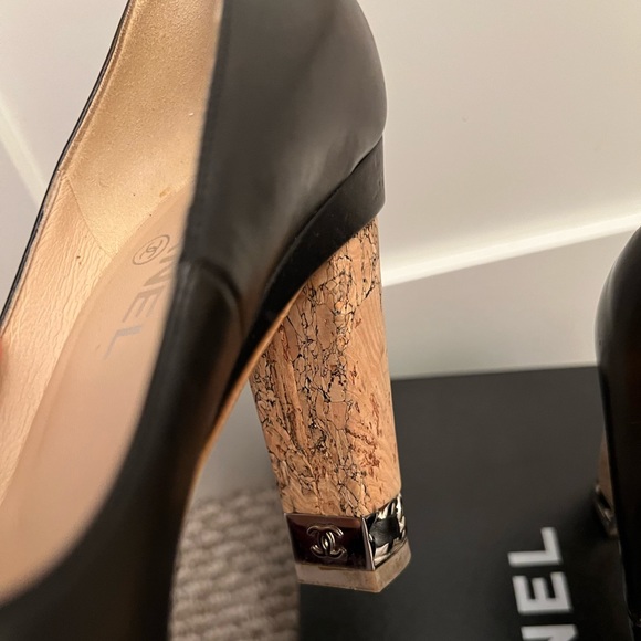 CHANEL BLACK LEATHER PEEP TOE CORK HEEL PUMPS - Picture 7 of 10